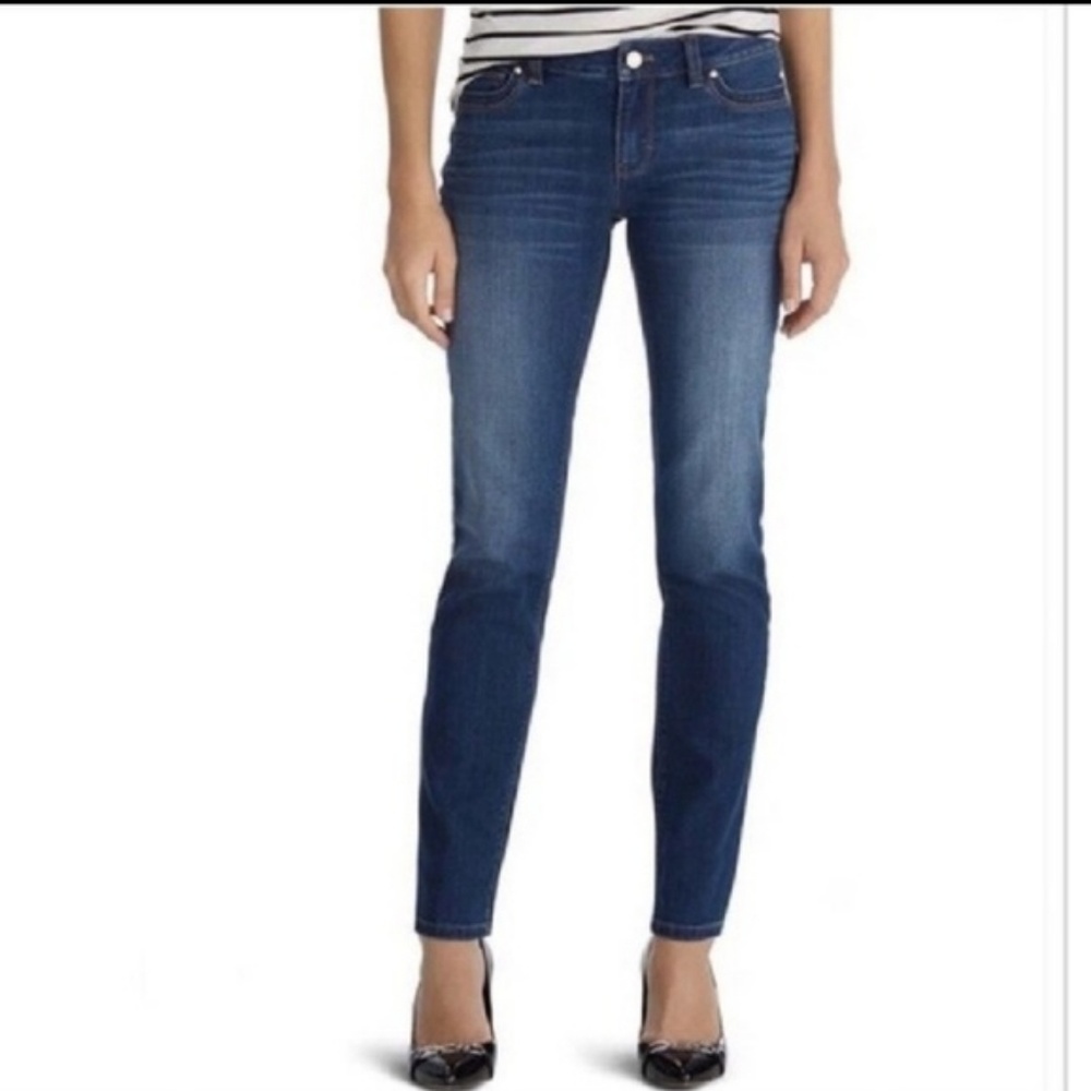 ❤️White House Black Market Slim Leg Jean